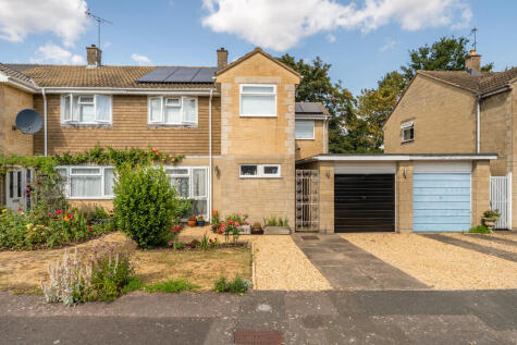 Lancaster Road, Kempsford, GL7