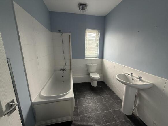 3 bed Terraced for sale Image 9