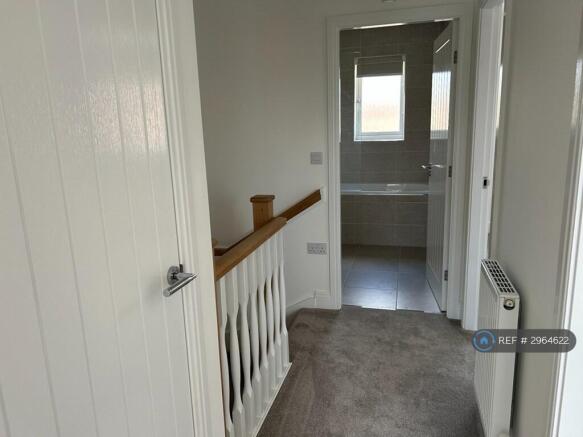 3 bed Semi-Detached to rent Image 8