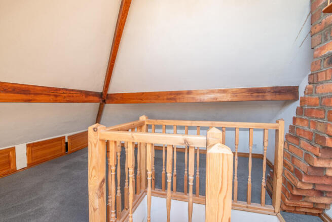4 bed Semi-Detached for sale Image 10