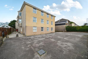 16, Agar Court, Fore Street, Redruth TR15 3PB