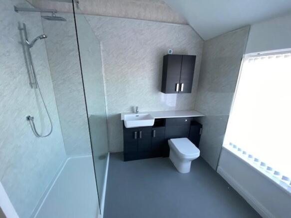 2 bed Terraced to rent Image 4