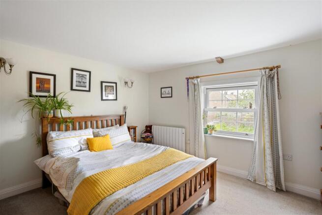 2 bed Terraced for sale Image 9