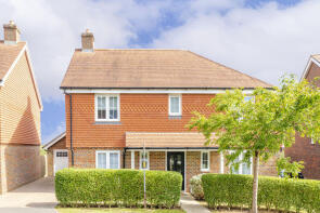 11, Kingfisher Drive, Crowborough TN6 3FQ