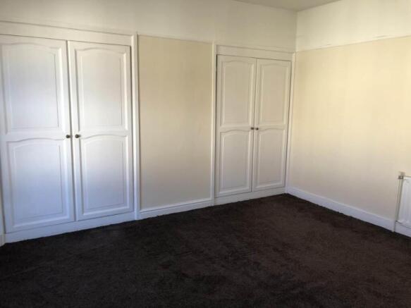 master bedroom pic 4.jpg