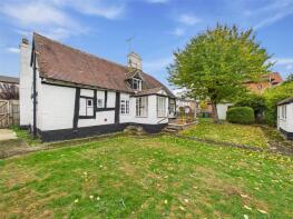 4, Green Lane, Hucclecote, Gloucester GL3 3QT
