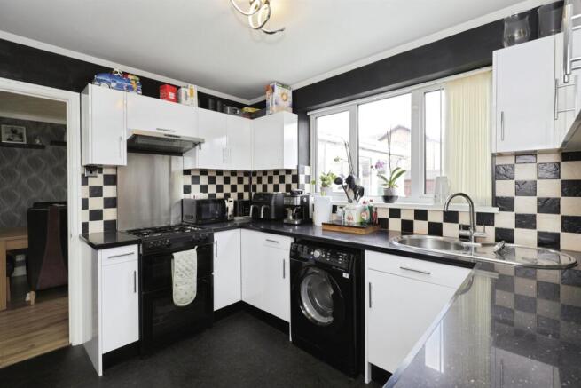 3 bed Detached for sale Image 6
