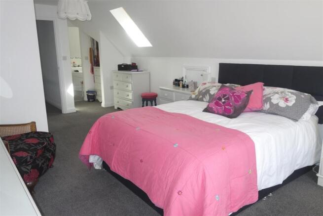 Bedroom1..JPG
