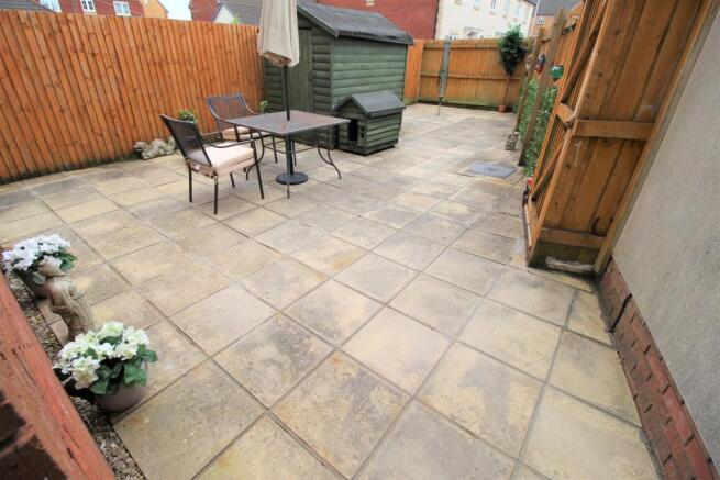Rear Patio ..JPG