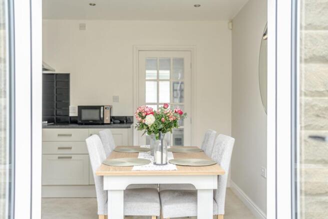 3 bed Terraced for sale Image 8