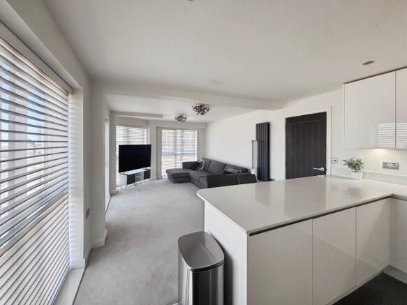 2 bed Flat for sale Image 9