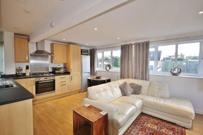 Kitchen/Living...