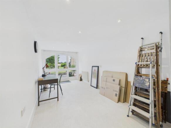 4 bed Detached for sale Image 5