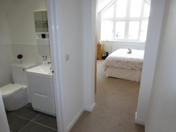 MASTER BEDROOM SUITE