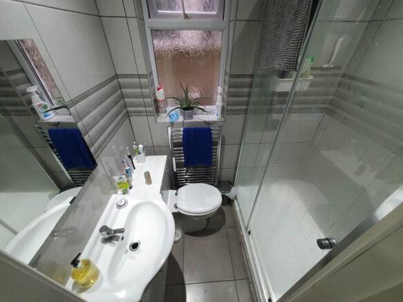 Ground floor bathroo