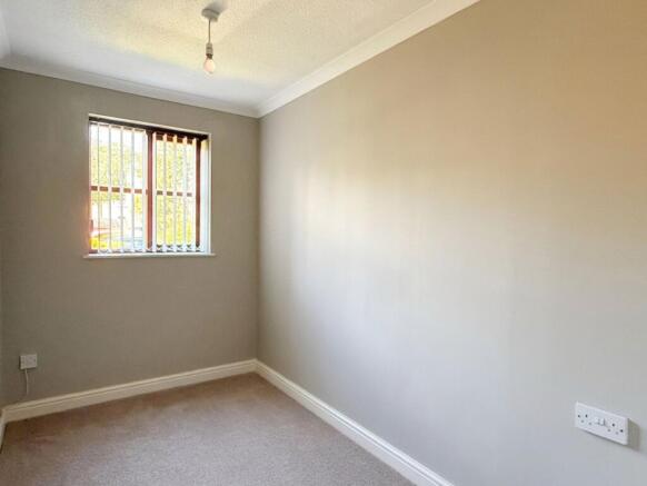 2 bed Flat for sale Image 7