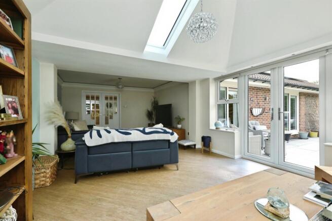 4 bed Detached Bungalow for sale Image 6