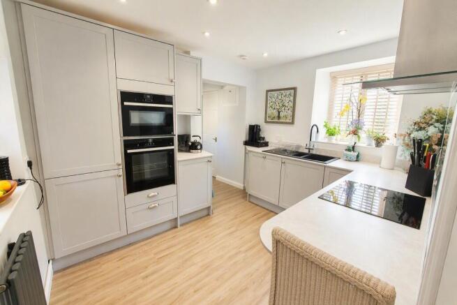 Hayes End Manor, South Petherton, Somerset, TA13 photo 4