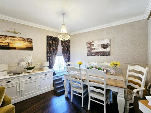 5 bed Flat for sale Image 9