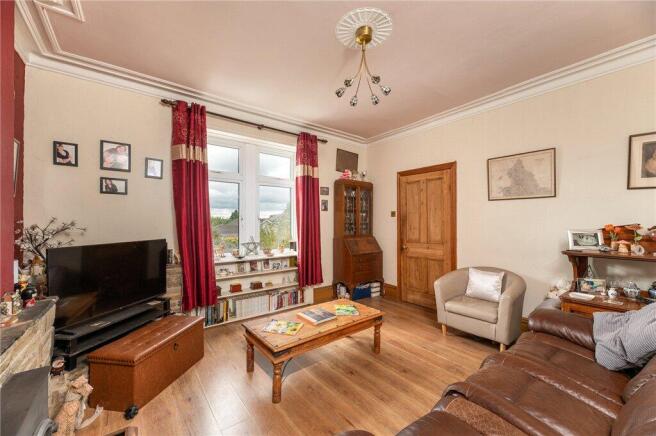 5 bed Detached for sale Image 6