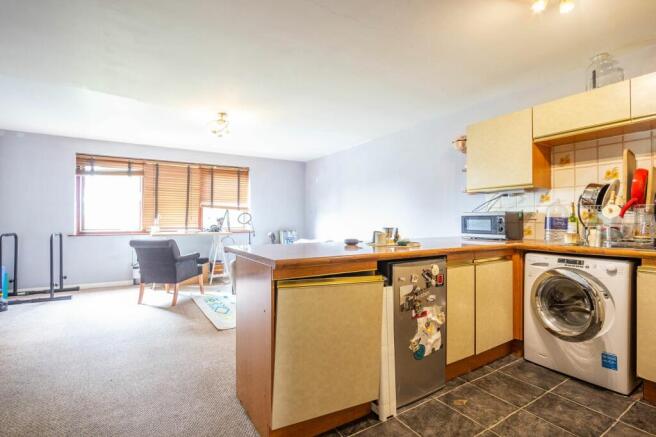 OPEN PLAN RECEPTION ROOM