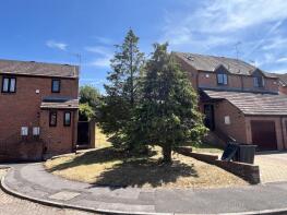 10, Kent Close, Uxbridge UB8 1XR