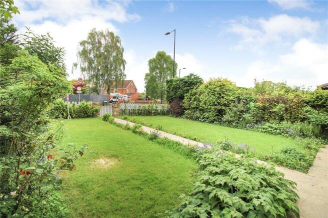 4 bed Detached for sale Image 2