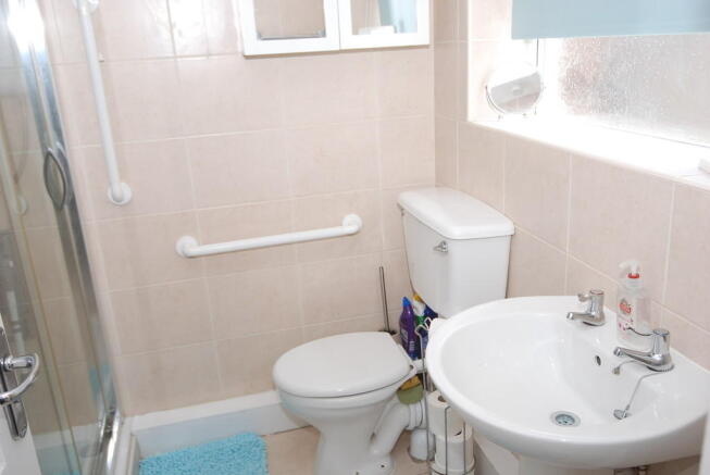 SHOWER ROOM