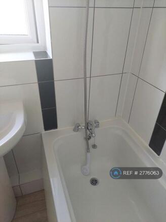 Bath With Electric Shower