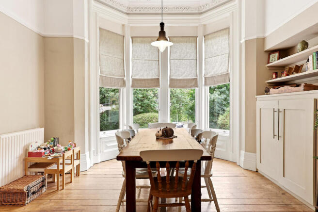 3 bed Apartment for sale Image 5