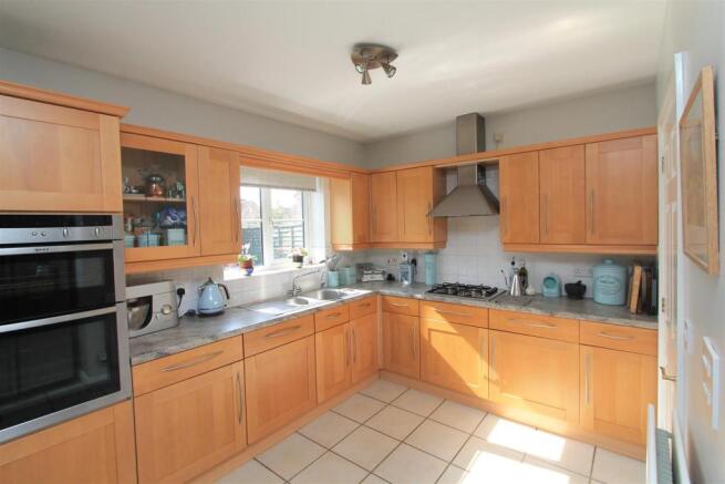 Kitchen.JPG
