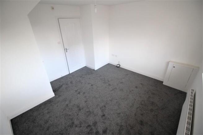 Living Room (b)