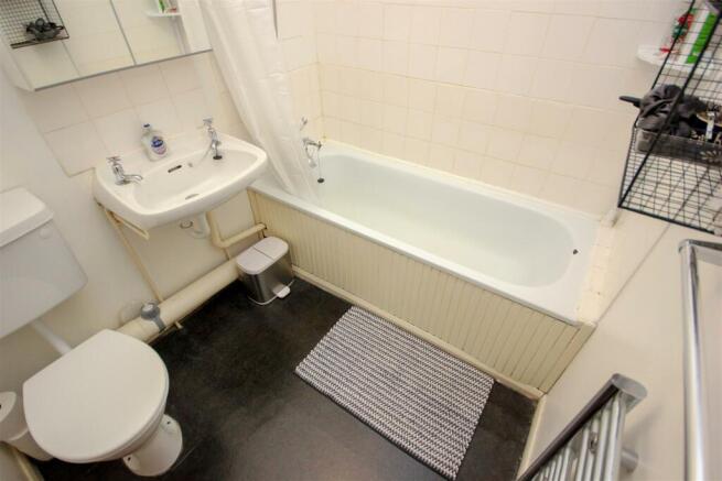 Bathroom.jpg