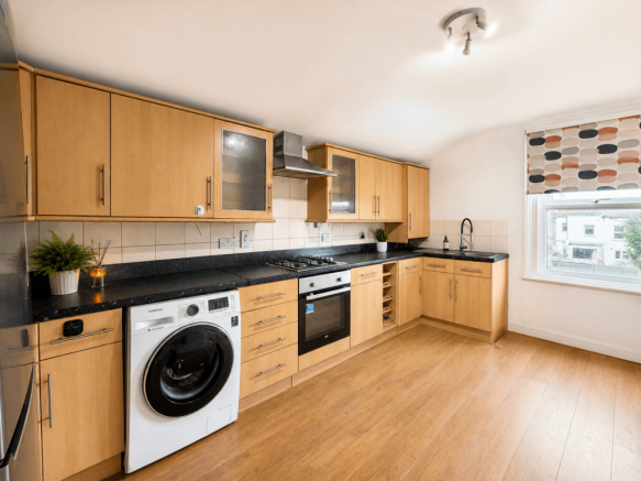3 bed flat to rent Harrington Road, London SE25