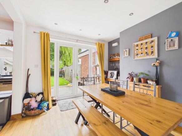 3 bed Semi-Detached for sale Image 6
