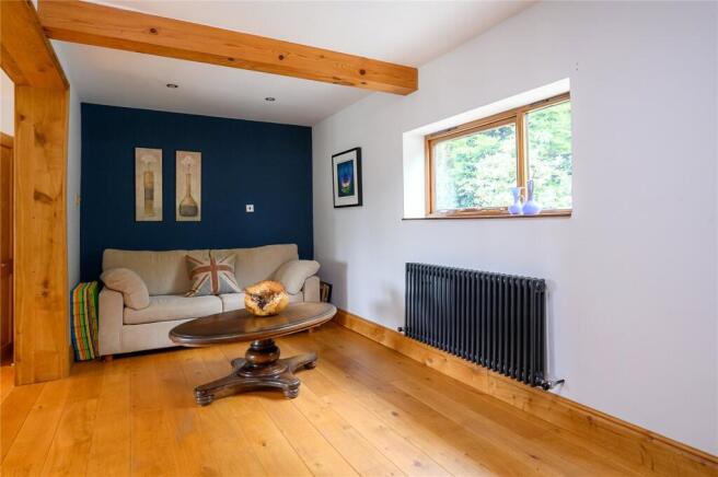 5 bed Detached for sale Image 7