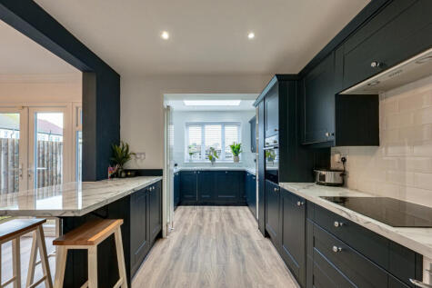 Oaken Grange Drive, Southend-on-sea, SS2