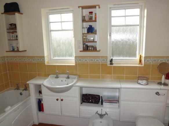 Photo 12