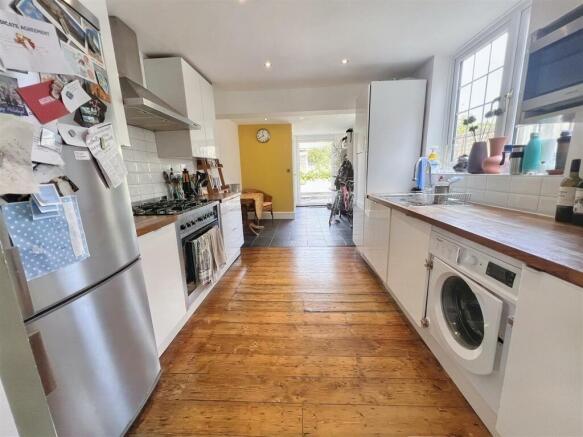 Kitchen: