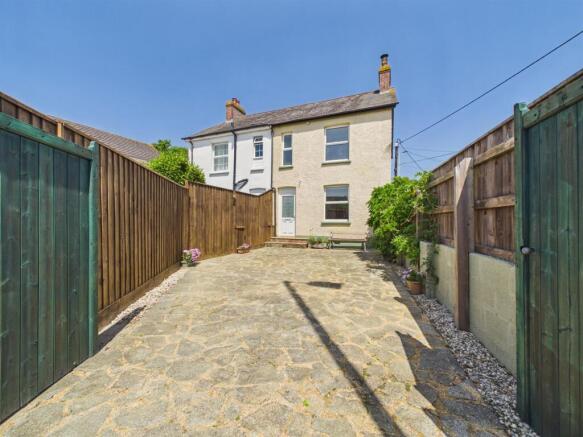 Front with Drive/Front Garden