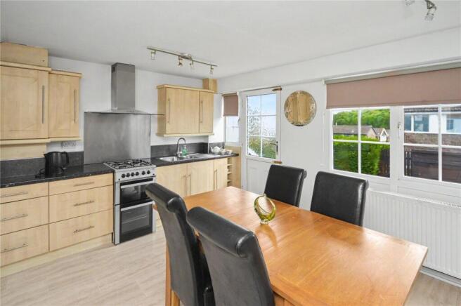 3 bed Semi-Detached for sale Image 4