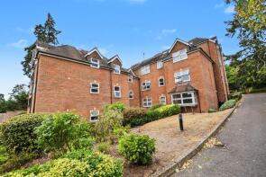 1, 43 Ferndown Court, Frensham Road, Lower Bourne, Farnham GU10 3PZ