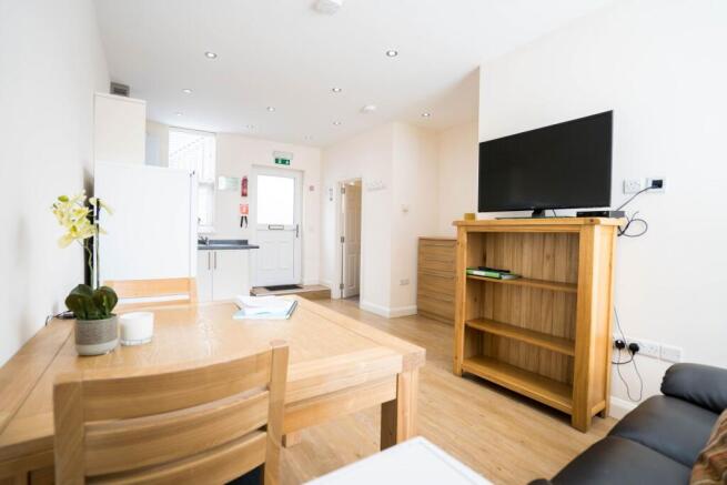 7 bed Apartment for sale Image 10