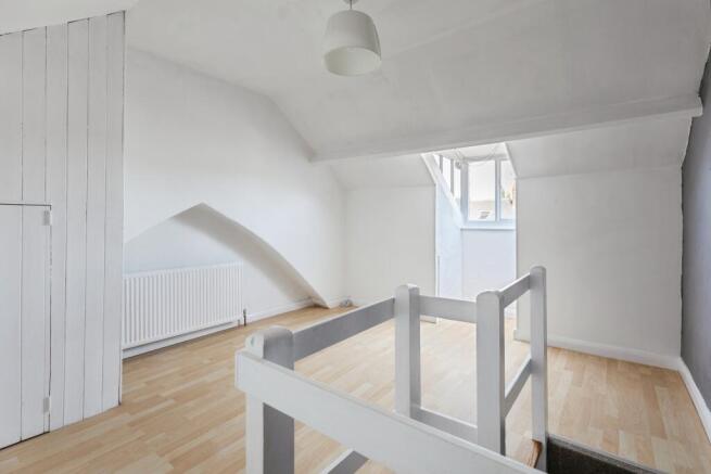 3 bed Terraced for sale Image 10