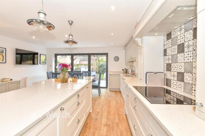 Kitchen/ Breakfast Room