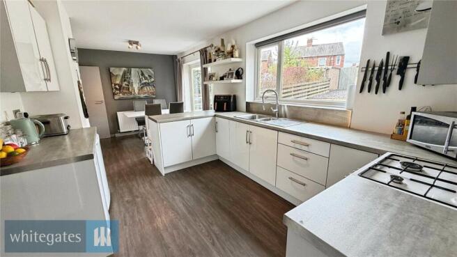 3 bed Semi-Detached for sale Image 6