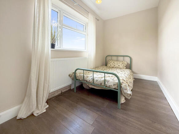 3 bed Terraced to rent Image 12
