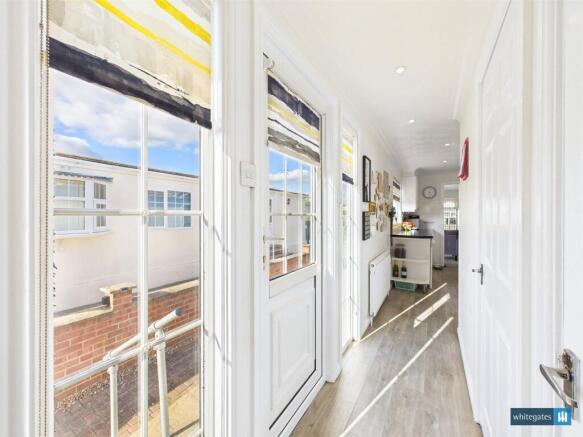 2 bed Park Home for sale Image 9