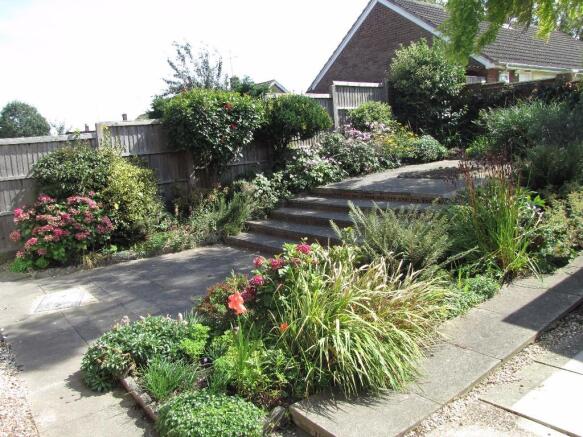 Lovely Rear Garden