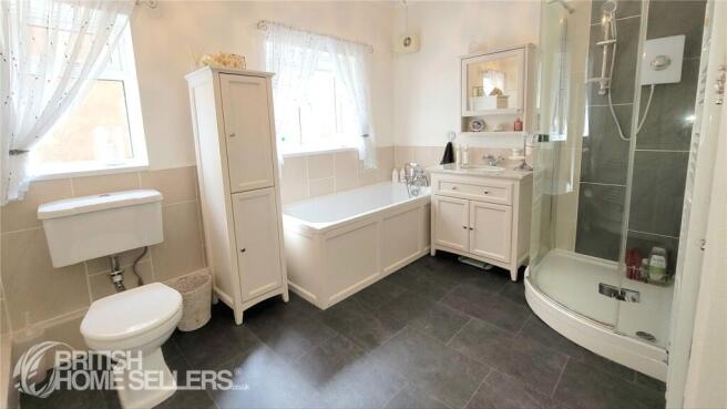 3 bed Detached for sale Image 11